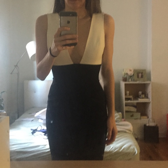 Alice + Olivia Dresses & Skirts - Alice+Olivia black and white dress size 4